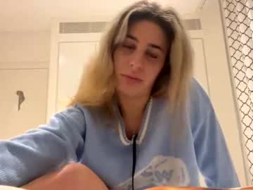 girl Sex Cam Girls That Love To Be On Top with blaireisback