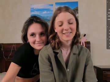 couple Sex Cam Girls That Love To Be On Top with villy_billy