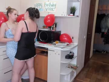 couple Sex Cam Girls That Love To Be On Top with _pinacolada_