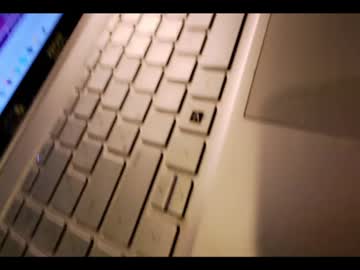 couple Sex Cam Girls That Love To Be On Top with emberxtony