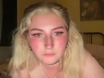 girl Sex Cam Girls That Love To Be On Top with lulababy23