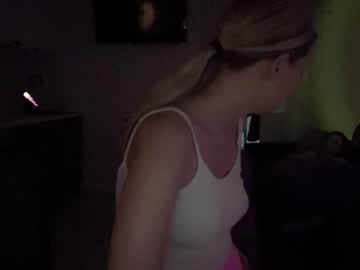 couple Sex Cam Girls That Love To Be On Top with 000aylin000