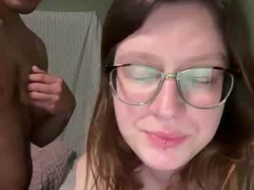 couple Sex Cam Girls That Love To Be On Top with peachysweetxxx