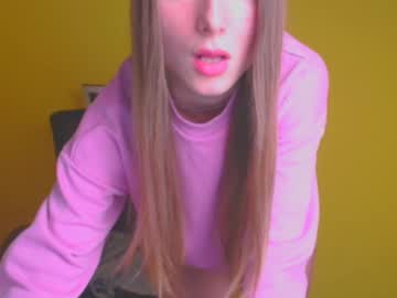 girl Sex Cam Girls That Love To Be On Top with milly_liss