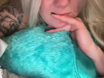 girl Sex Cam Girls That Love To Be On Top with desertblondie