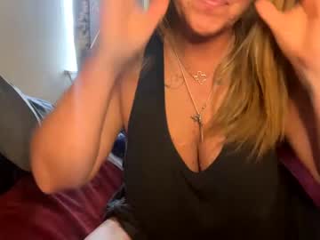 girl Sex Cam Girls That Love To Be On Top with addictedsoftballer