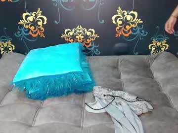 couple Sex Cam Girls That Love To Be On Top with skinnyx_cute18