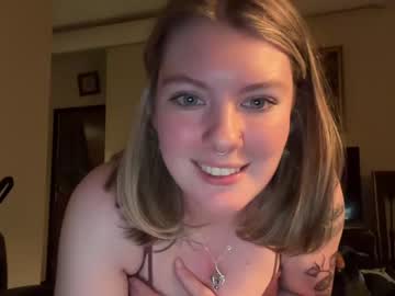 girl Sex Cam Girls That Love To Be On Top with sweetlilymari