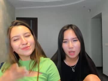 couple Sex Cam Girls That Love To Be On Top with moolly_moore