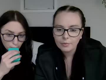 couple Sex Cam Girls That Love To Be On Top with amberxorae