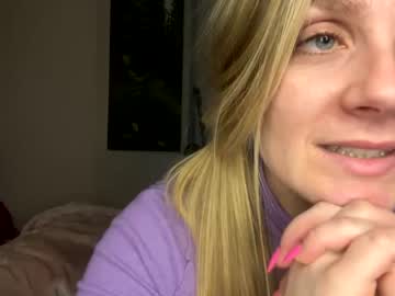 girl Sex Cam Girls That Love To Be On Top with millie_420