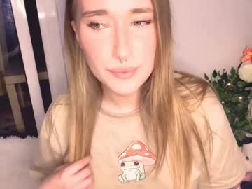 couple Sex Cam Girls That Love To Be On Top with iriskissxtonyboy
