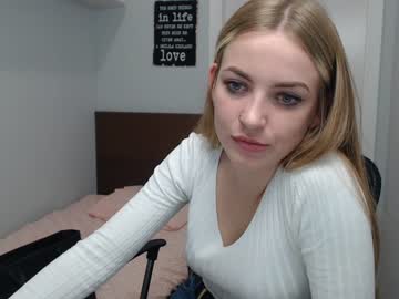 girl Sex Cam Girls That Love To Be On Top with nicole_mia