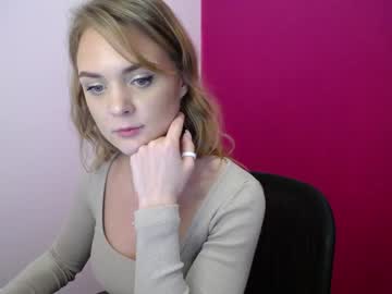 girl Sex Cam Girls That Love To Be On Top with melanie_pure