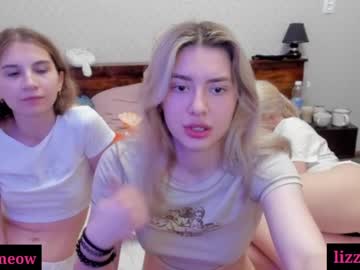 couple Sex Cam Girls That Love To Be On Top with lovely_kira_kira