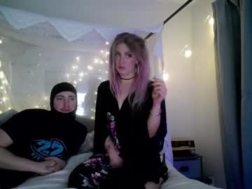 couple Sex Cam Girls That Love To Be On Top with siriandstevejobs