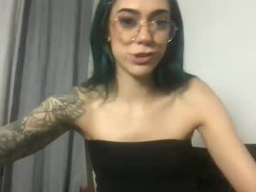 girl Sex Cam Girls That Love To Be On Top with mercedes_111