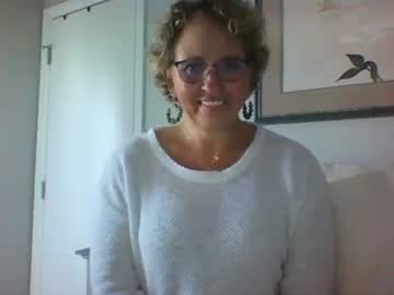 girl Sex Cam Girls That Love To Be On Top with momnxtdoor