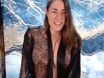girl Sex Cam Girls That Love To Be On Top with positively_lyla_