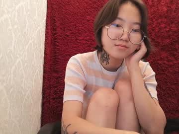 girl Sex Cam Girls That Love To Be On Top with emily_hayes