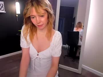girl Sex Cam Girls That Love To Be On Top with carly_coy