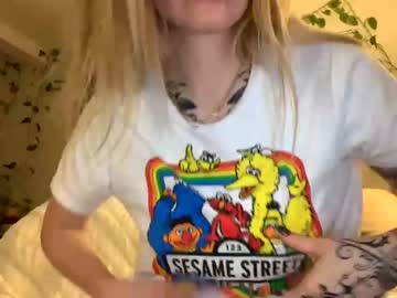 girl Sex Cam Girls That Love To Be On Top with xalyxcatx