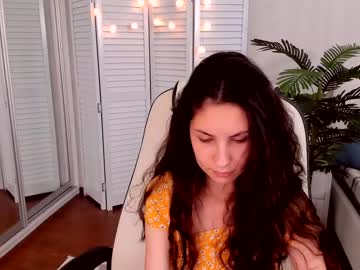 girl Sex Cam Girls That Love To Be On Top with elli_rosse