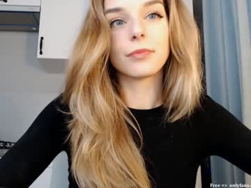 girl Sex Cam Girls That Love To Be On Top with lexiee_
