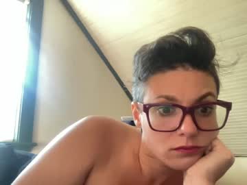 girl Sex Cam Girls That Love To Be On Top with damejane