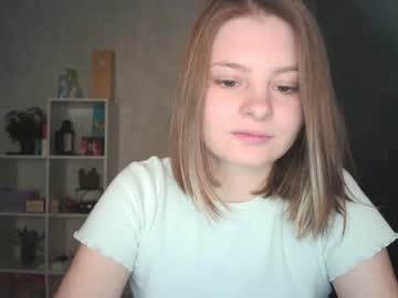 girl Sex Cam Girls That Love To Be On Top with fay_kiss