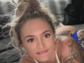 girl Sex Cam Girls That Love To Be On Top with luxxxkayyy