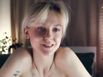 girl Sex Cam Girls That Love To Be On Top with lili_summer