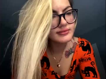 girl Sex Cam Girls That Love To Be On Top with fatassblondie