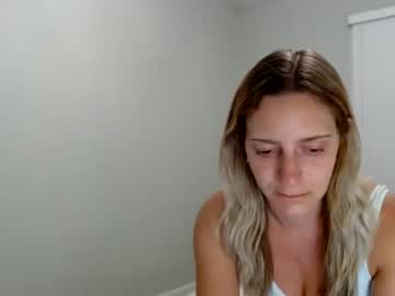 girl Sex Cam Girls That Love To Be On Top with petiteblonde99