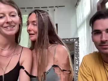 couple Sex Cam Girls That Love To Be On Top with lechee_love