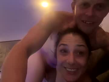 couple Sex Cam Girls That Love To Be On Top with squillywillie6