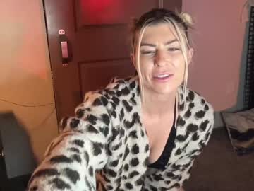 girl Sex Cam Girls That Love To Be On Top with chloecumz4u