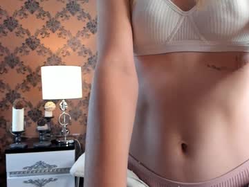 girl Sex Cam Girls That Love To Be On Top with aislyheath