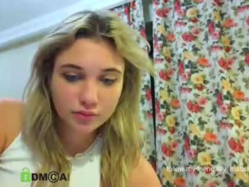 girl Sex Cam Girls That Love To Be On Top with miaa_kkk