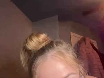 girl Sex Cam Girls That Love To Be On Top with hunnybunny619