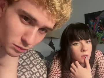couple Sex Cam Girls That Love To Be On Top with rawd3sire