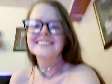 couple Sex Cam Girls That Love To Be On Top with xundeadsoldierx