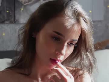 girl Sex Cam Girls That Love To Be On Top with emilylow
