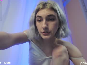 girl Sex Cam Girls That Love To Be On Top with mia_cheers