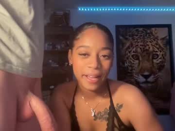 girl Sex Cam Girls That Love To Be On Top with lunaa_11