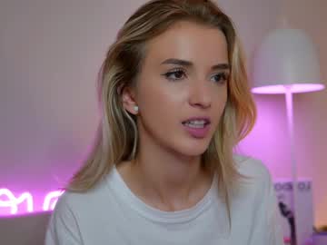 girl Sex Cam Girls That Love To Be On Top with entia
