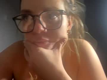 girl Sex Cam Girls That Love To Be On Top with snackonsophie