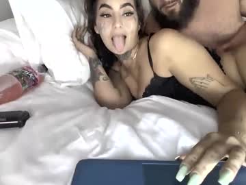 couple Sex Cam Girls That Love To Be On Top with xtika