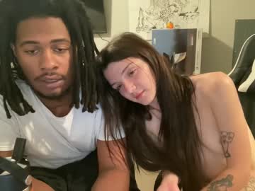 couple Sex Cam Girls That Love To Be On Top with gamohuncho