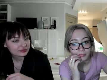 couple Sex Cam Girls That Love To Be On Top with pinkdoll1